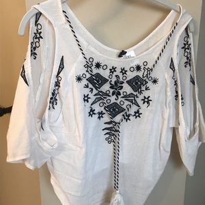Ivory H&M cold shoulder top.